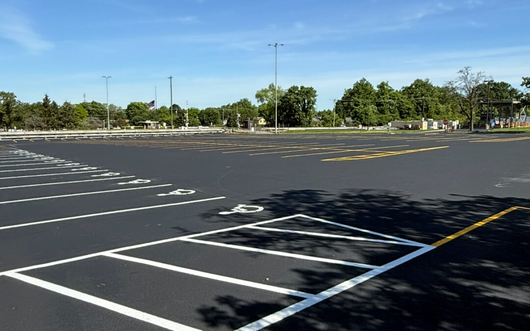 Asphalt Sealcoat & Crack Filling